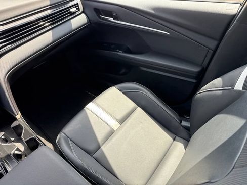 Used 2025 Toyota Camry SE FWD image 15