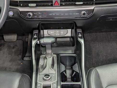 Used 2025 Kia Sorento S AWD/4WD image 19