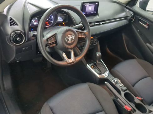 Used 2019 Toyota Yaris LE image 2