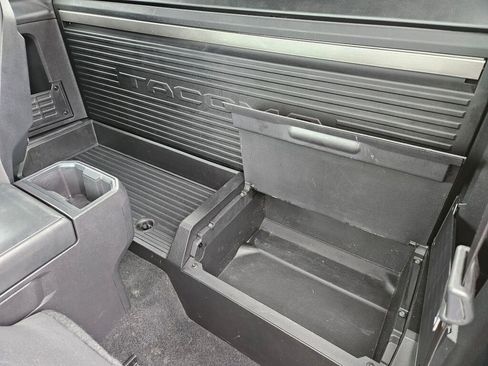 Used 2024 Toyota Tacoma SR RWD image 14