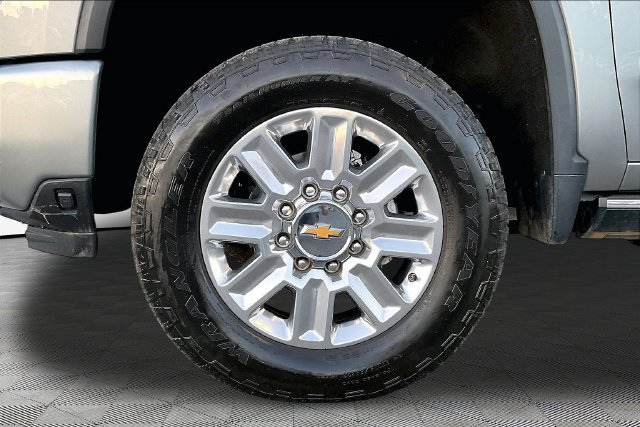 Used 2024 Chevrolet Silverado 2500 High Country w/ High Country Premium Package AWD/4WD image 22