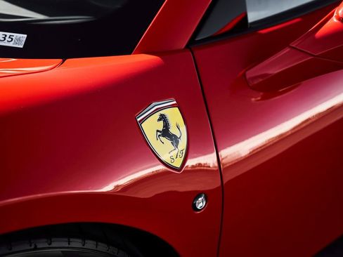 Used 2023 Ferrari F8 Tributo RWD image 9