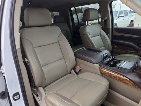 Used 2019 Chevrolet Suburban Premier image 21