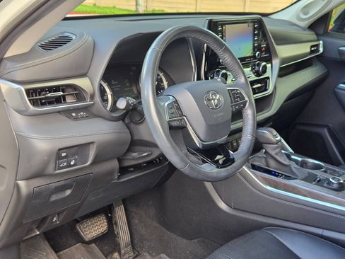 Used 2020 Toyota Highlander Limited AWD/4WD image 13