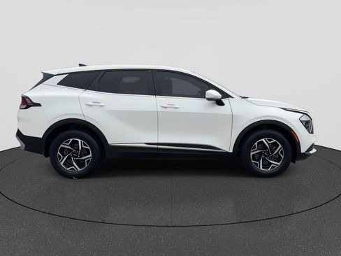 Used 2023 Kia Sportage LX AWD/4WD image 9