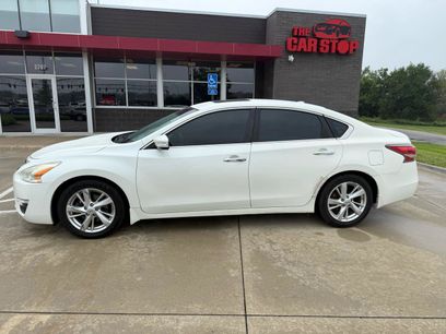 Used 2015 Nissan Altima 2.5 SL w/ Moonroof Package