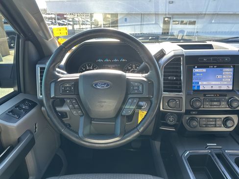 Used 2017 Ford F150 XLT w/ Equipment Group 302A Luxury image 16