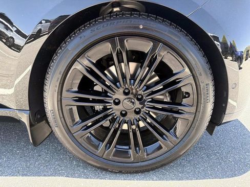 New 2026 Land Rover Range Rover Long Wheelbase SE AWD/4WD image 10