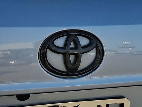 Used 2022 Toyota Highlander XLE AWD/4WD image 31