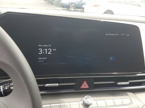 Used 2024 Hyundai Elantra SEL FWD image 23
