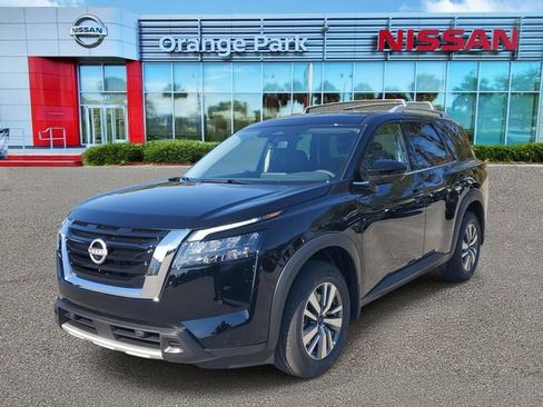 New 2025 Nissan Pathfinder SL image 4