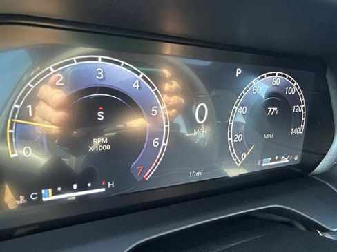 New 2025 Jeep Grand Cherokee Altitude image 15