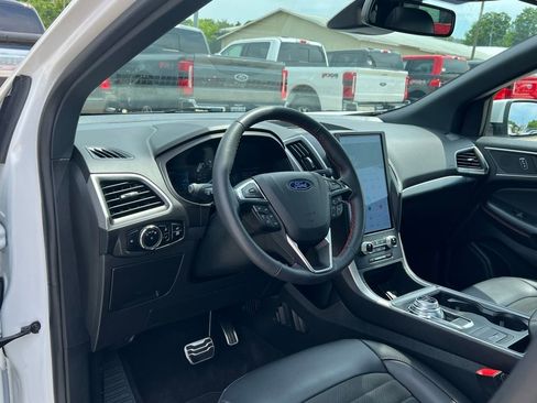 Used 2024 Ford Edge ST-Line w/ Class II Trailer Tow Package AWD/4WD image 12