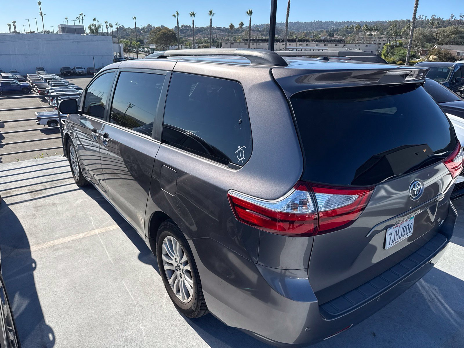 Used 2015 Toyota Sienna XLE w/ XLE Navigation Package FWD image 9