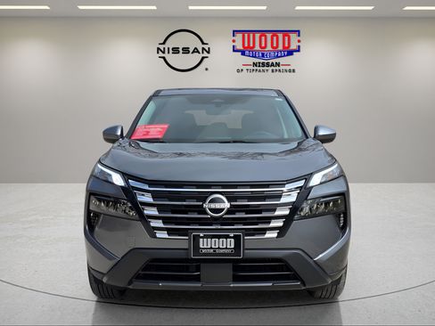 Certified 2026 Nissan Rogue SV AWD/4WD image 5