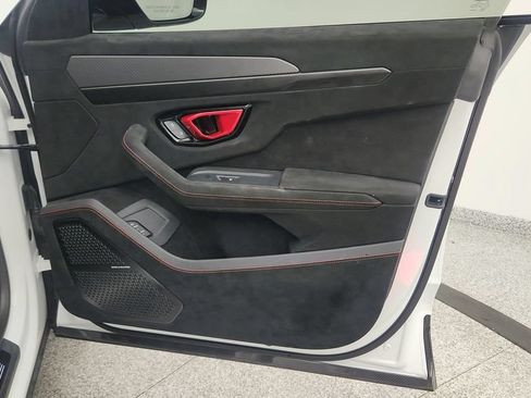 Used 2023 Lamborghini Urus Performante AWD/4WD image 51