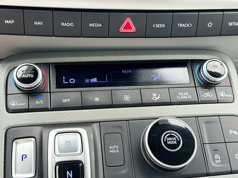 Used 2025 Hyundai Palisade SEL FWD image 33