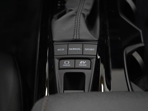 Used 2026 Toyota Camry XLE FWD image 17