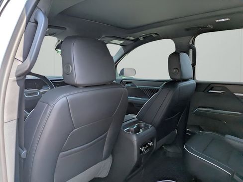 New 2026 GMC Acadia Denali w/ Super Cruise Package image 13