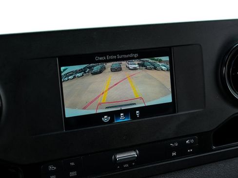 Used 2020 Mercedes-Benz Sprinter 2500 w/ Driver Convenience Package image 18