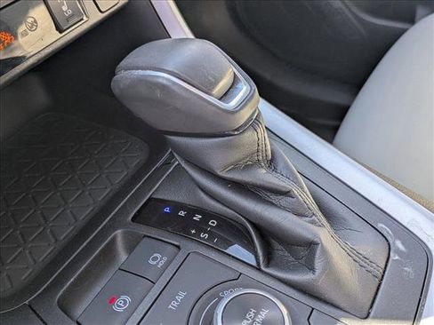 Used 2021 Toyota RAV4 XLE Premium image 11