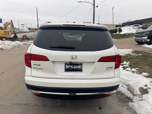 Used 2017 Honda Pilot Touring image 4