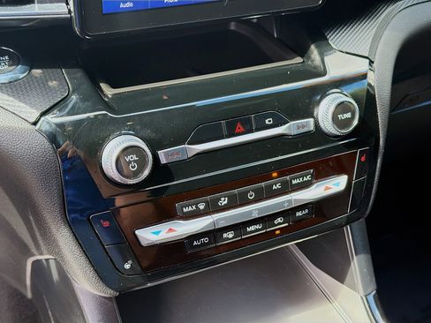 Used 2023 Ford Explorer ST-Line w/ Class IV Trailer Tow Package image 15