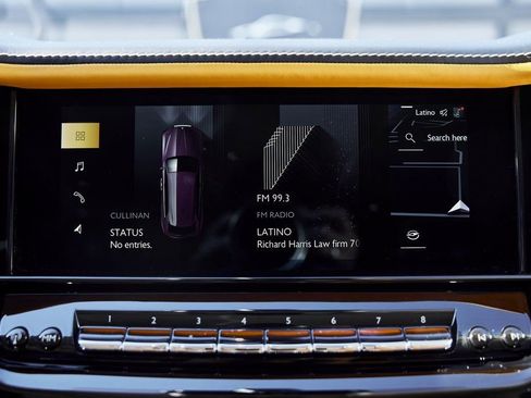 Used 2025 Rolls-Royce Cullinan AWD/4WD image 75