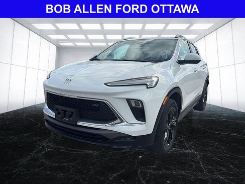Used 2024 Buick Encore GX Sport Touring AWD/4WD image 1