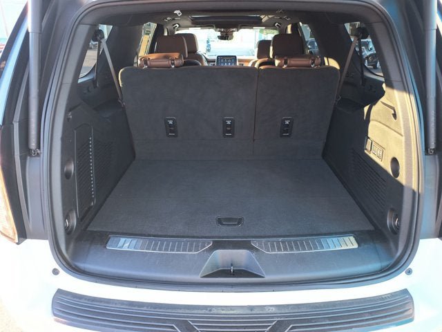 Used 2024 Chevrolet Suburban High Country AWD/4WD image 25