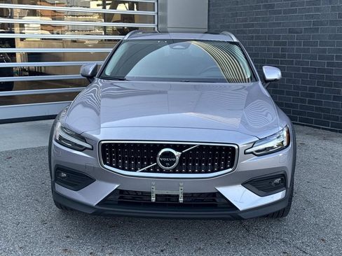 Used 2026 Volvo V60 B5 Cross Country Ultra w/ Climate Package AWD/4WD image 2