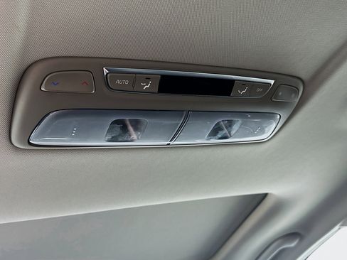 Used 2025 Kia Telluride S FWD image 28