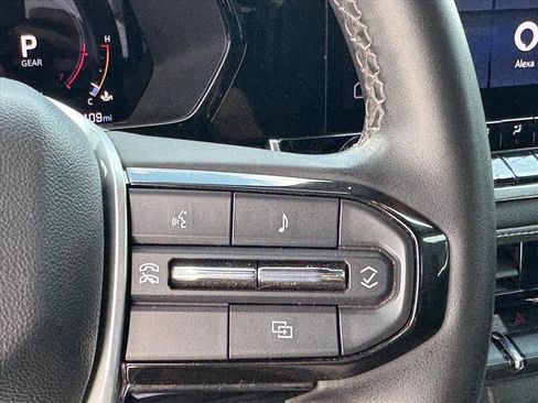 Used 2024 Chevrolet Colorado LT w/ LT Convenience Package RWD image 17