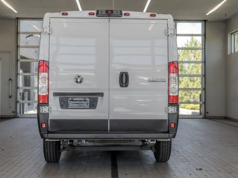 Used 2025 RAM ProMaster 2500 w/ Convenience Group FWD image 14