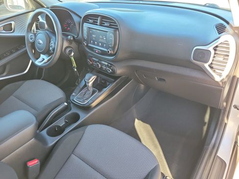 Certified 2020 Kia Soul LX image 11