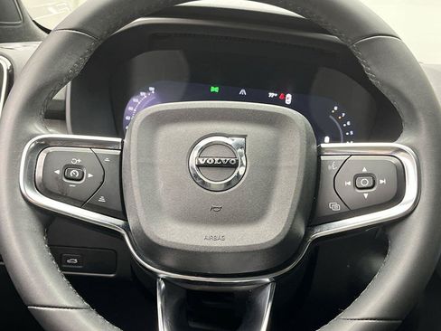 Used 2023 Volvo XC40 B5 Core AWD/4WD image 13