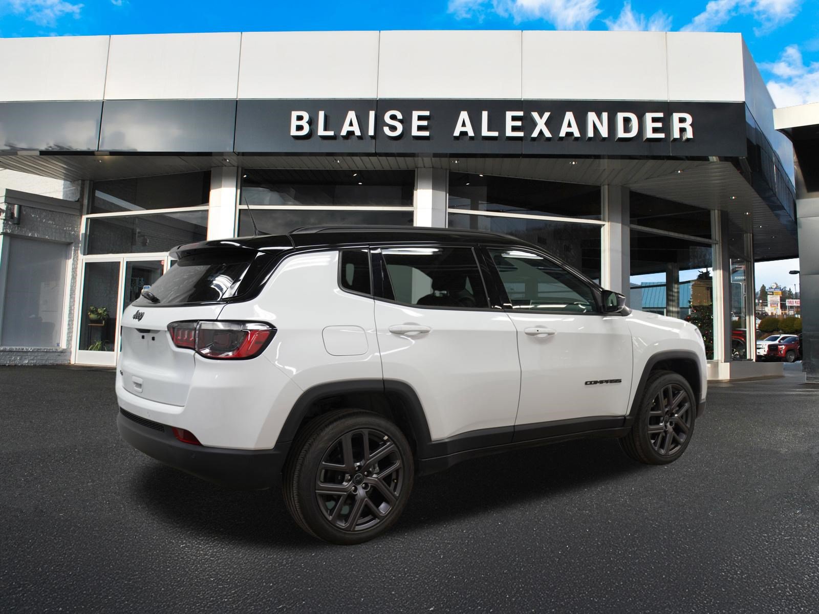 Used 2026 Jeep Compass Limited AWD/4WD image 3