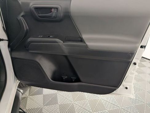 Used 2022 Toyota Tacoma SR AWD/4WD image 30