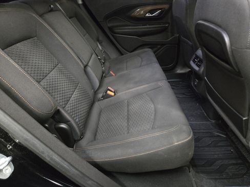 Used 2019 GMC Terrain SLE w/ LPO, Floor Liner Package FWD image 11