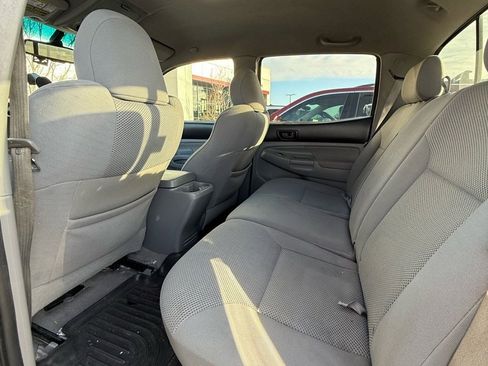 Used 2011 Toyota Tacoma 4x4 Double Cab w/ TRD Off-Road Pkg w/JBL Audio image 12