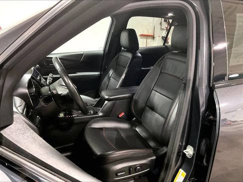 Certified 2022 Chevrolet Equinox RS w/ RS Leather Package image 10