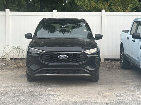Used 2024 Ford Escape ST-Line w/ Tech Pack #1 FWD image 2