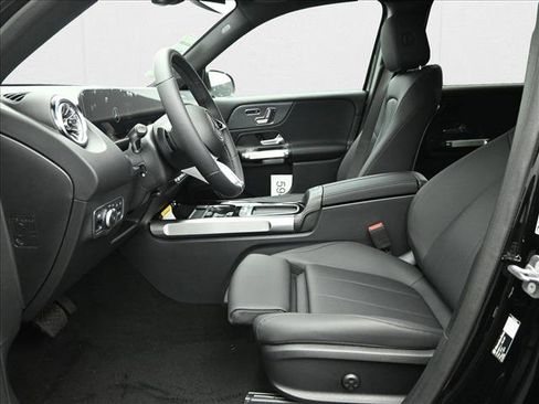 New 2026 Mercedes-Benz GLB 250 4MATIC image 8