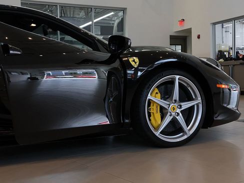 Used 2011 Ferrari 458 Italia Coupe RWD image 44