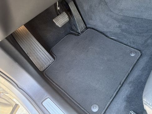 Certified 2025 Volvo XC60 B5 Plus image 17