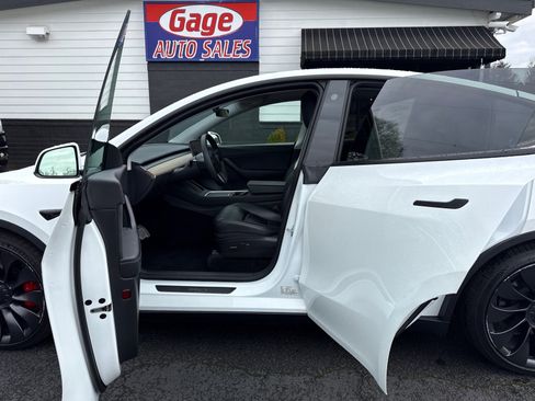 Used 2021 Tesla Model Y Performance AWD/4WD image 19