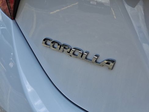 Used 2019 Toyota Corolla LE image 31