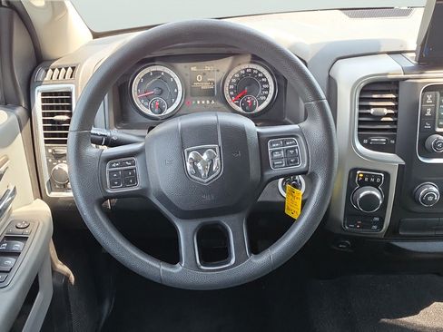 Used 2019 RAM 1500 Classic SLT AWD/4WD image 10