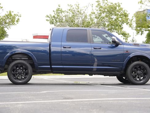 Used 2022 RAM 2500 Laramie AWD/4WD image 7