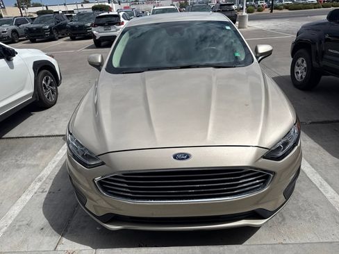 Used 2019 Ford Fusion SE FWD image 8